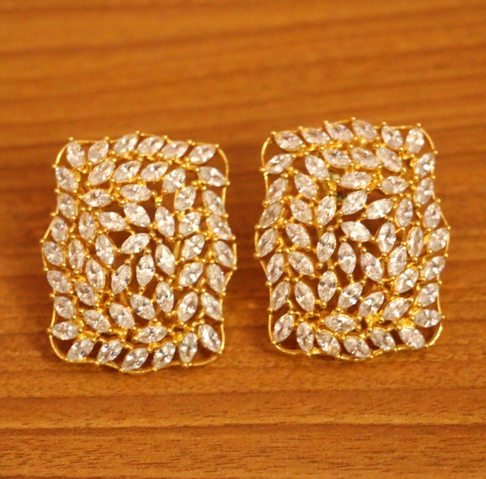 Vinishq White & Pink Stone Earrings for Girls and Women's AD Stone Earrings Diamond  Earrings Big Flowers Design White Diamond With White Back